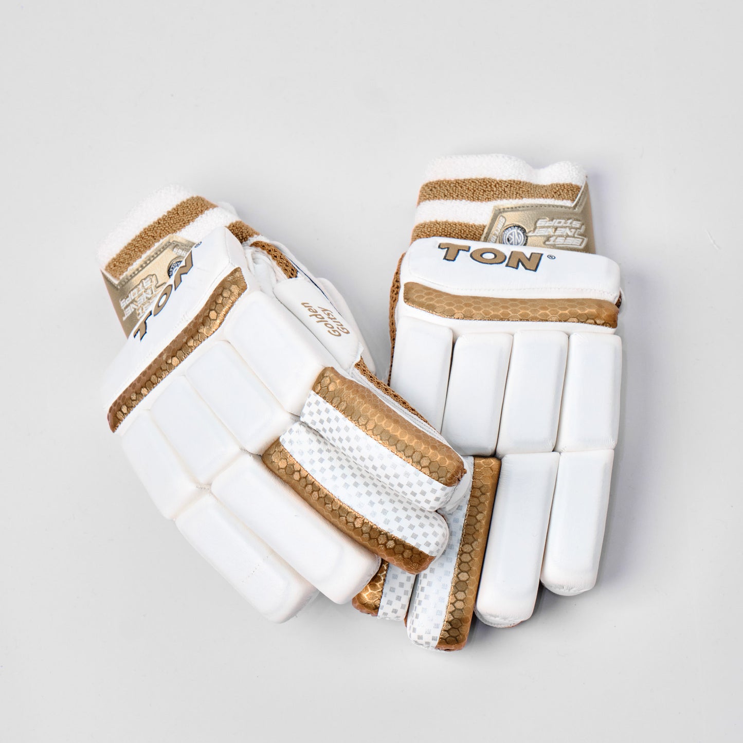 SS Ton Golden Gutsy Batting Gloves Mens RH